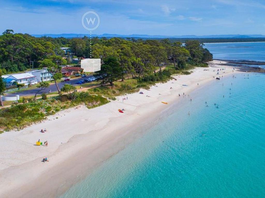 Beachfront Luxury on Huskisson Beach by Experience Jervis Bay