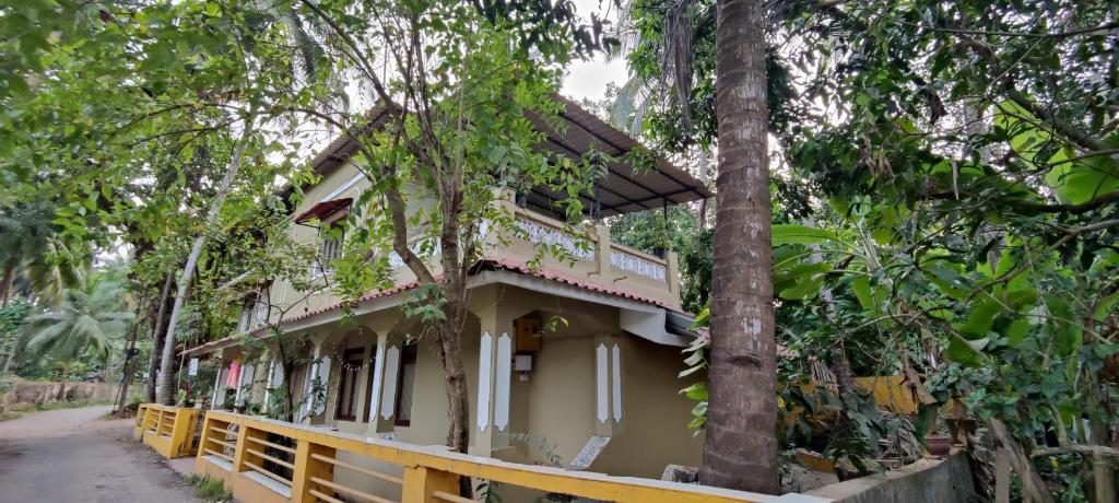Goan Heritage Villa near Baga & Calangute, free parking & Wi-Fi