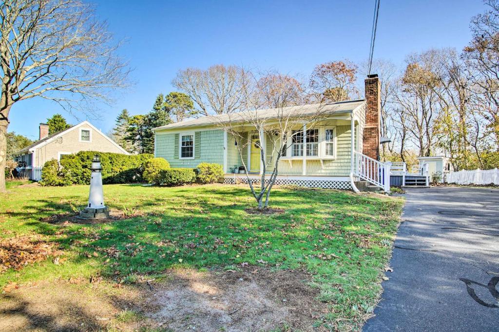 Hen Cove Home with Wood Deck - Walk to Beaches!
