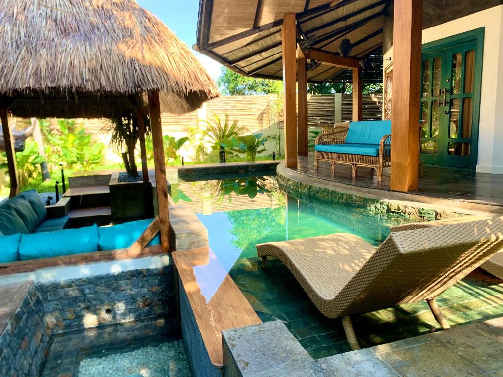 Villa Amuntai with Pool & Jacuzzi