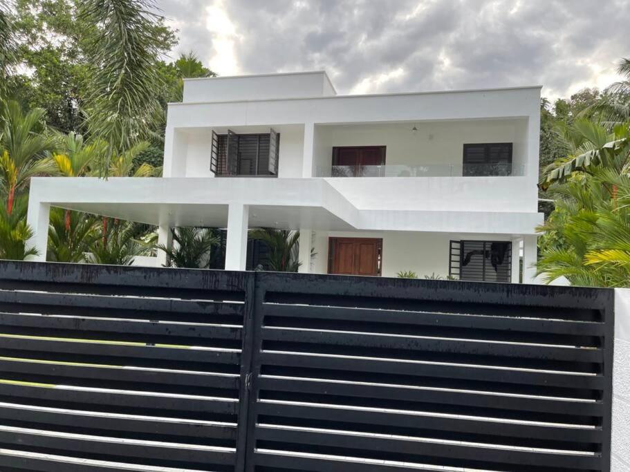 Posh Villa in TVM , Kowdiar, please contact host first for availability before making the payment , call customer service to get the host details