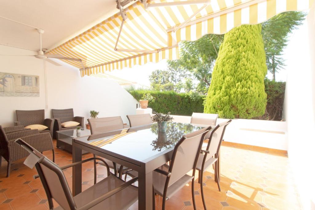 Global Properties, Adosado con piscina en la playa de Canet