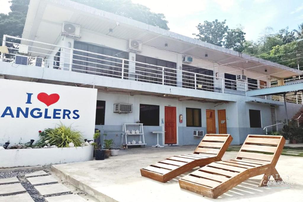 Angler's Hub & Resort