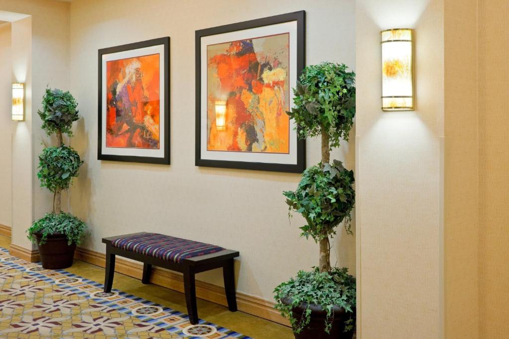 Holiday Inn South Plainfield-Piscataway, an IHG Hotel