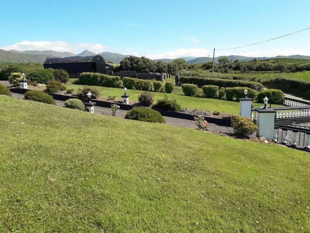 Room in Apartment - 1 Bedroom In A Homely Home With A Lovely Farm