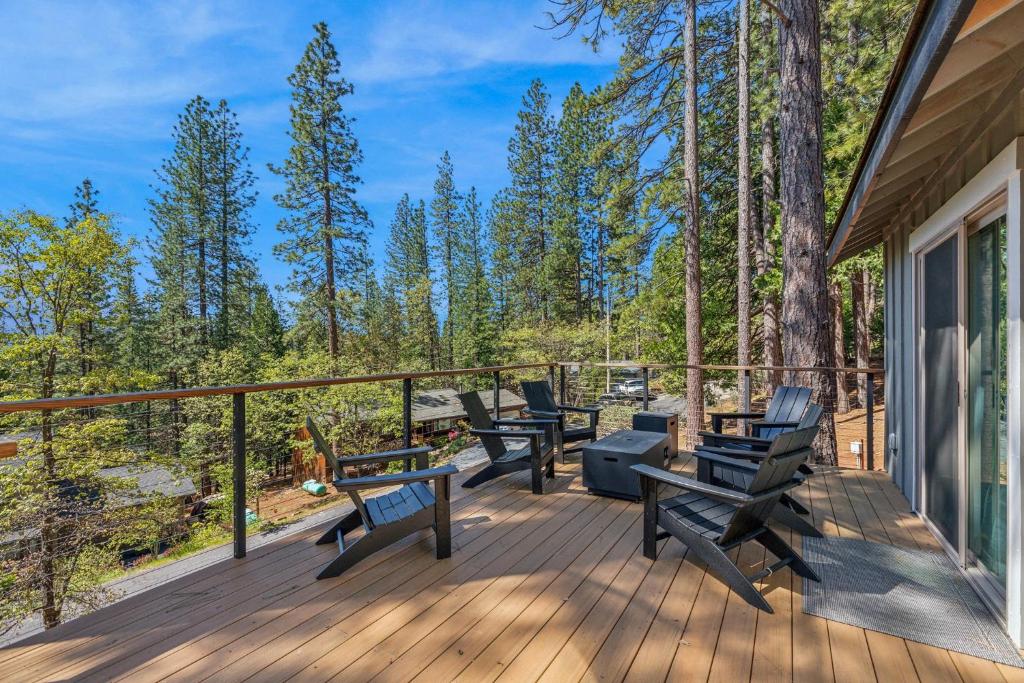 Serene Arnold Cabin Rental with Deck & Fire Pit! home